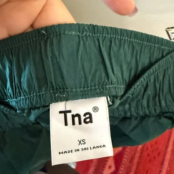 Aritzia TNA Deep Green Shorts - Picture 2 of 3